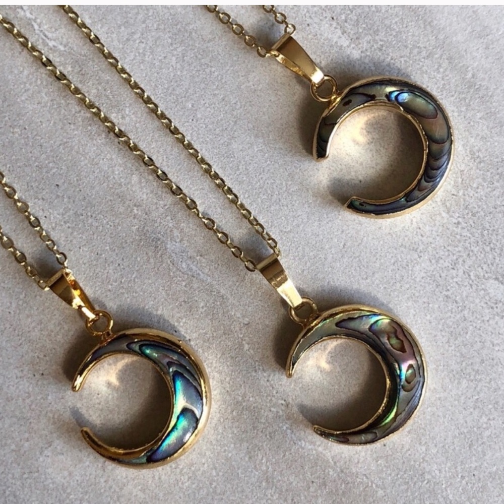 Estrella & Luna | Boho Abalone Shell Necklace - Picture 5 of 7